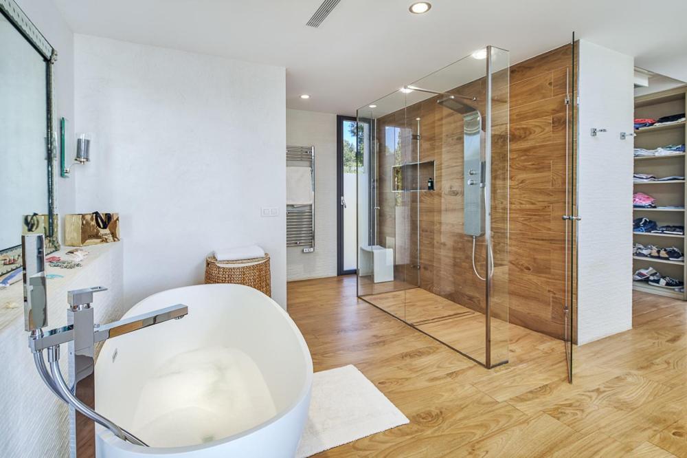 Eden Roc Villa