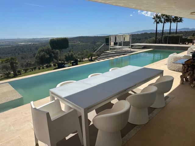 Villa Eden Roc *